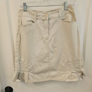 Harold's Women's Classic Khaki Skirt | Size 6